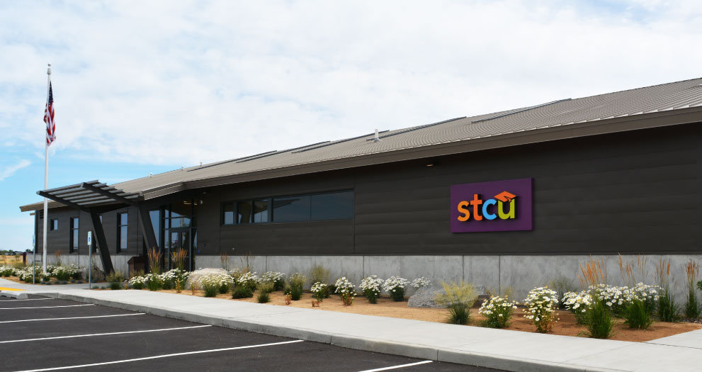 A photo of STCU's new Pasco Financial Center.